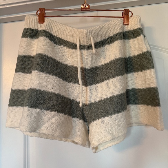 Crochet Short Set - Picture 5 of 6